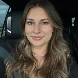 Brittany Haas - TAMPA HAIRSTYLIST